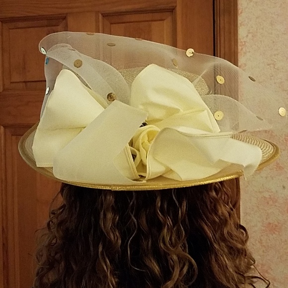 Hat - Picture 3 of 4